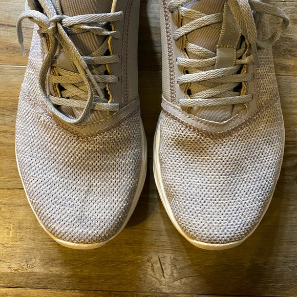 Grey Reebok sneakers - Picture 4 of 4